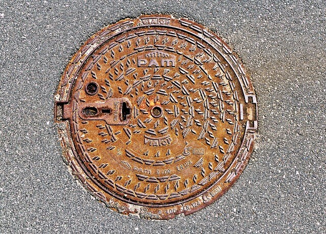 manhole cover berkarat